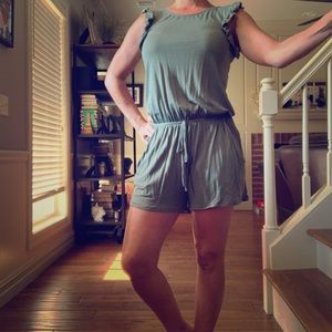 Boutique brand romper 12pm by Mon Ami M